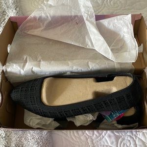 New Skechers memory foam Cleo